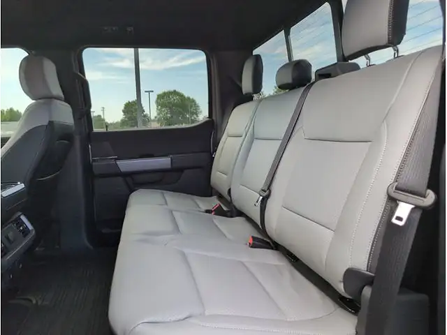 
								Ford F-150 XLT full									