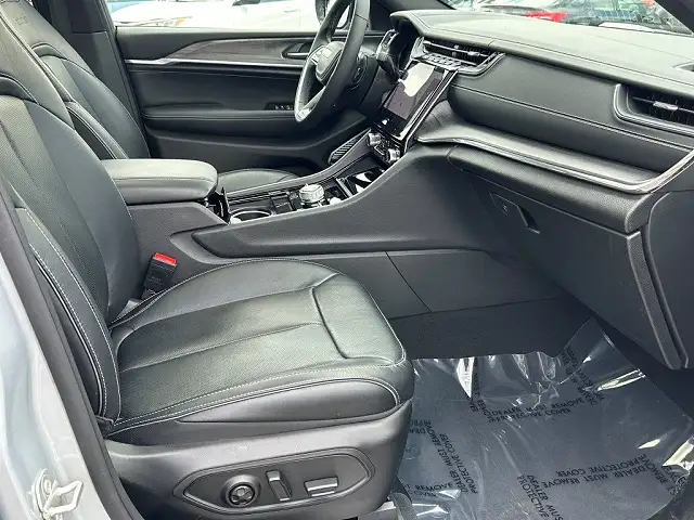 
								Jeep Grand Cherokee Overland 4xe full									