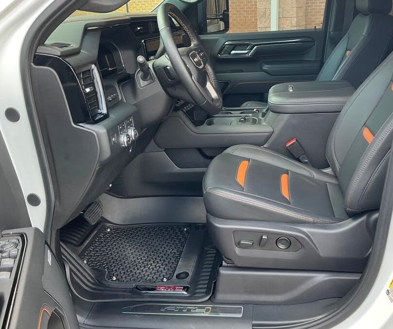 
								GMC Sierra 2500HD AT4 Crew Cab 4WD full									