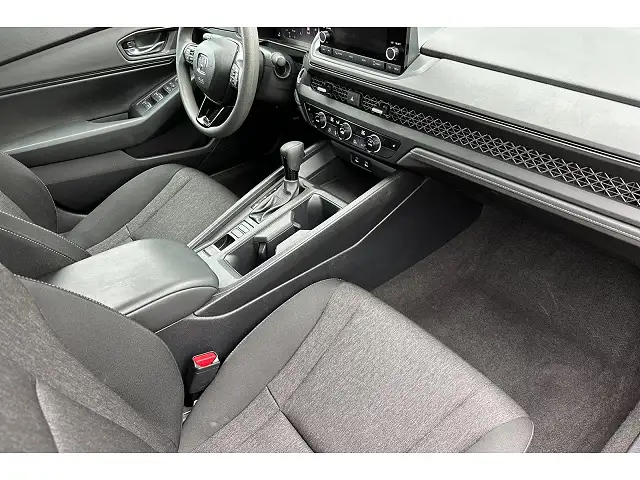 
								Honda Accord EX full									